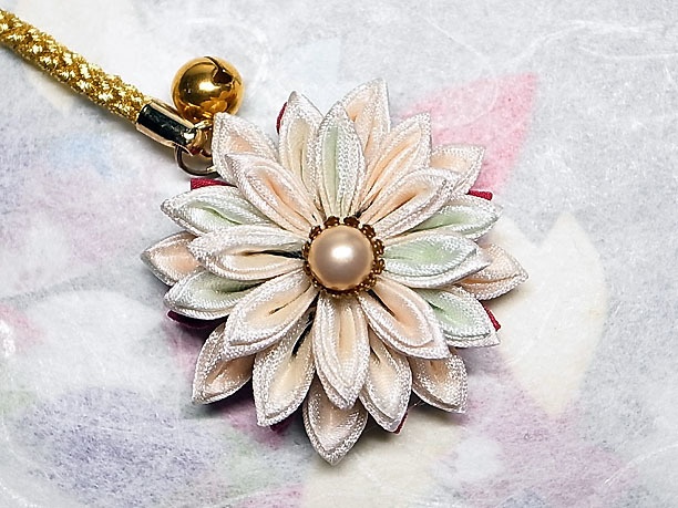 つまみ細工・帯飾り「菊花」