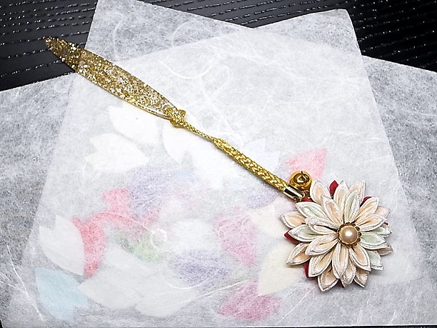 つまみ細工・帯飾り「菊花」