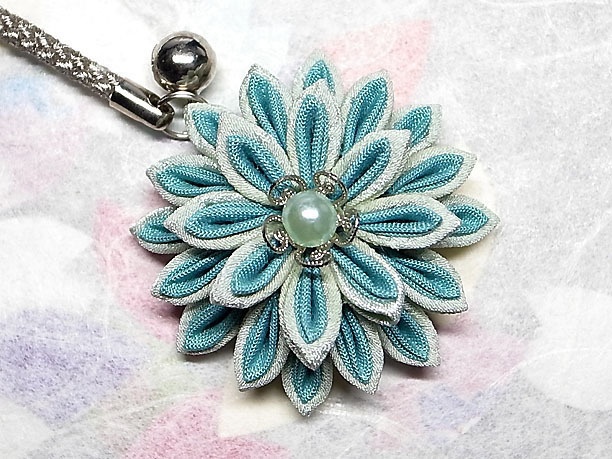 つまみ細工・帯飾り「菊花」