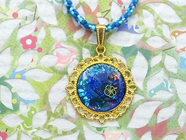 組みひもレジンペンダント「暁雲」