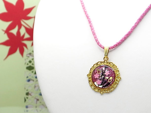 組みひもレジンペンダント「桜雲」