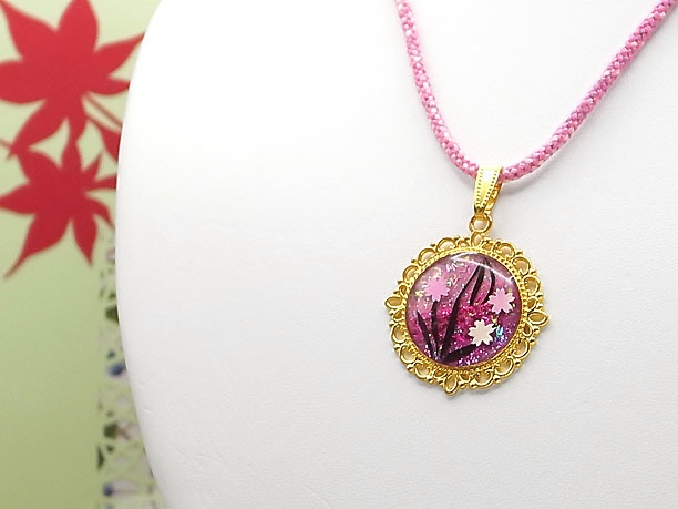 組みひもレジンペンダント「桜雲」