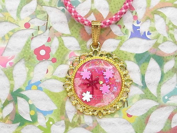 組みひもレジンペンダント「桜雲」