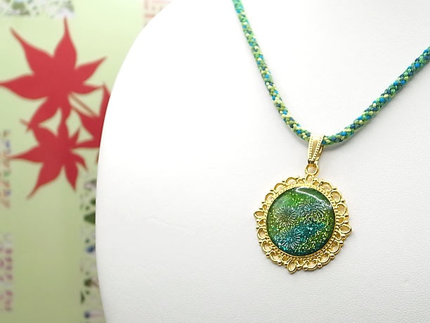 組みひもレジンペンダント「瑞雲」