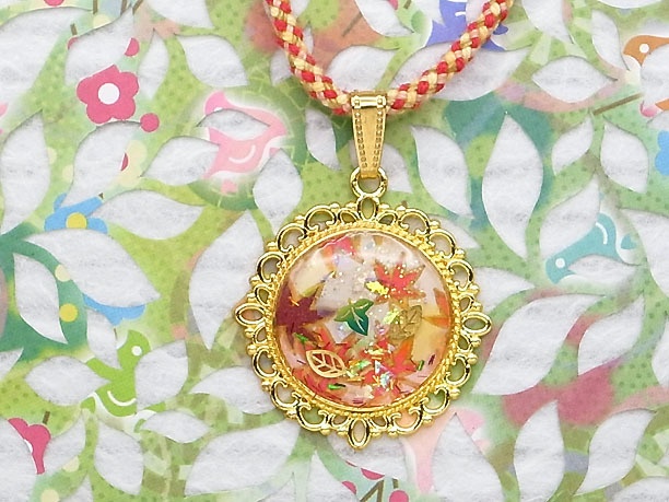 組みひもレジンペンダント「瑞雲」