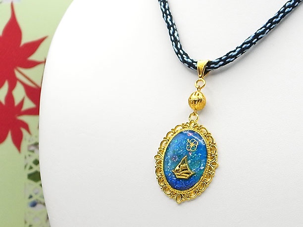 組みひもレジンペンダント「星霜」