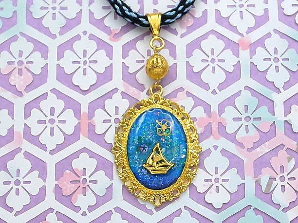 組みひもレジンペンダント「星霜」