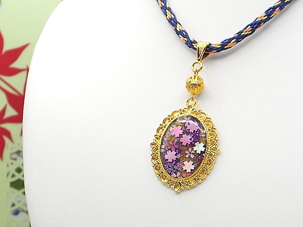 組みひもレジンペンダント「星霜」