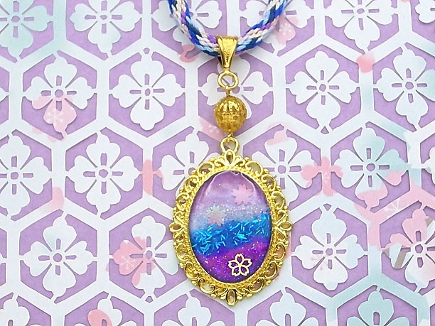 組みひもレジンペンダント「星霜」