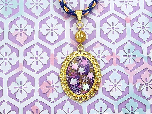 組みひもレジンペンダント「星霜」