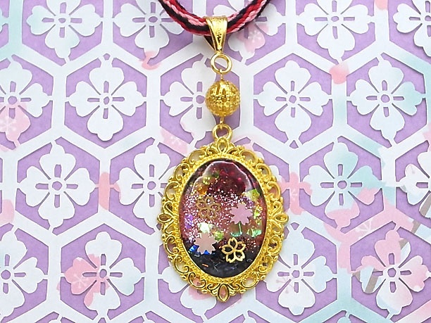 組みひもレジンペンダント「赫焉」