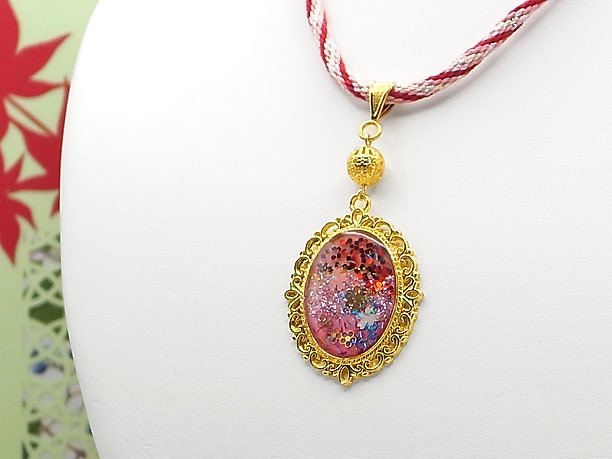 組みひもレジンペンダント「赫焉」