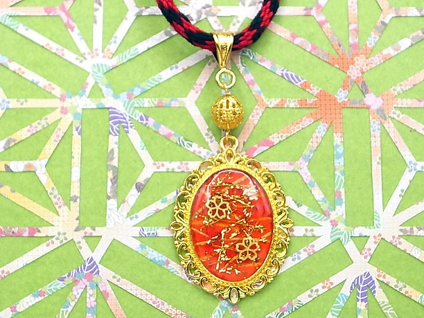 組みひもレジンペンダント「残香」