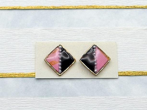 レジン・スタッドピアス「甲」