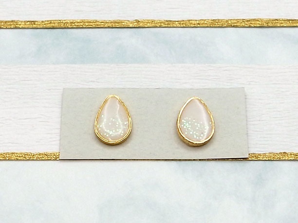レジン・スタッドピアス「乙」