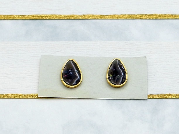 レジン・スタッドピアス「乙」