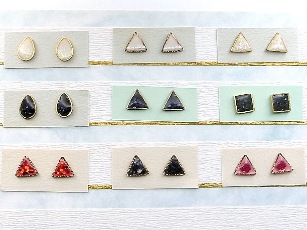 レジン・スタッドピアス「乙」