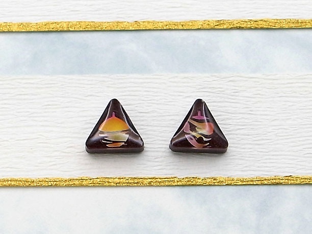 レジン・スタッドピアス「己」