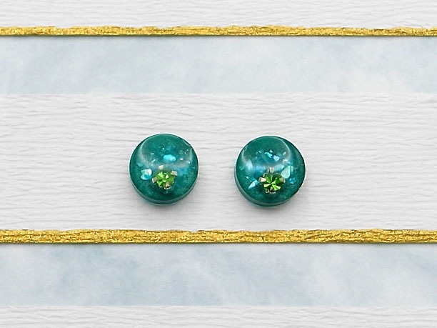 レジン・スタッドピアス「魔晄色」