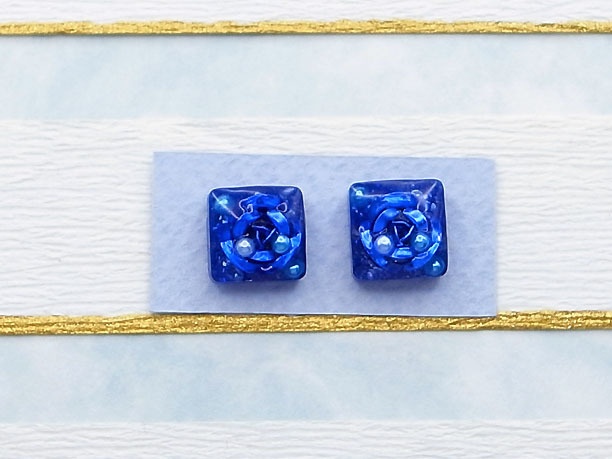 レジン・スタッドピアス「薔薇」