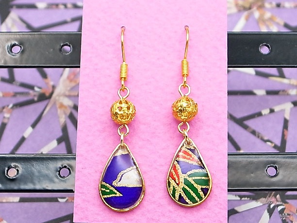 レジン・フックピアス雫「紅雨」