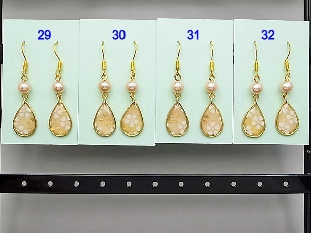 レジン・フックピアス雫「白雨」