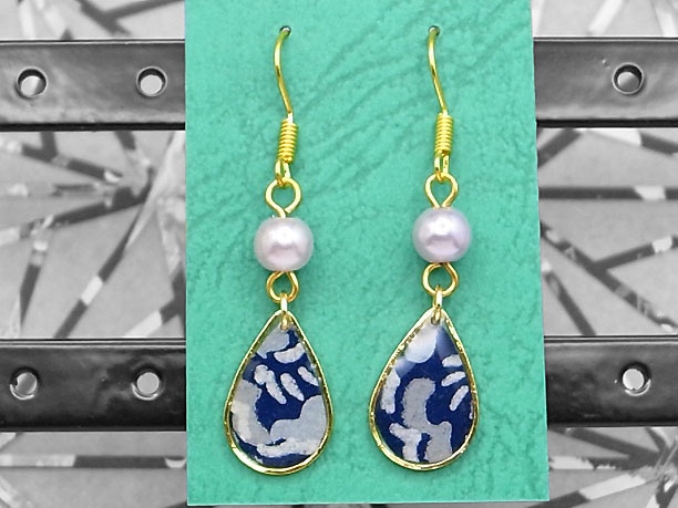 レジン・フックピアス雫「紺青」