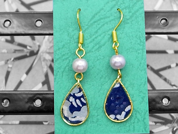 レジン・フックピアス雫「紺青」