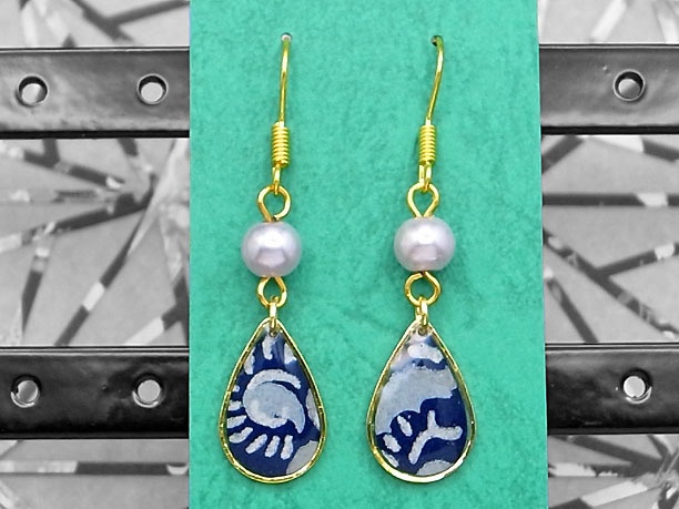 レジン・フックピアス雫「紺青」