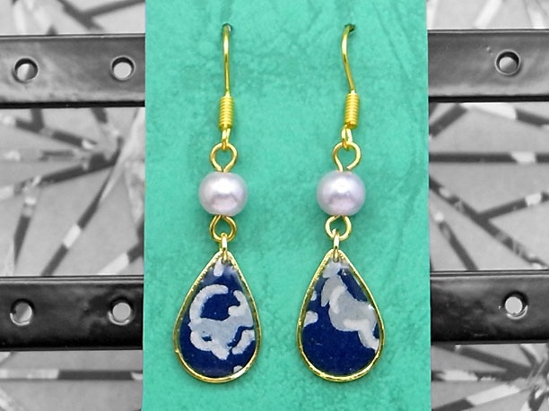 レジン・フックピアス雫「紺青」