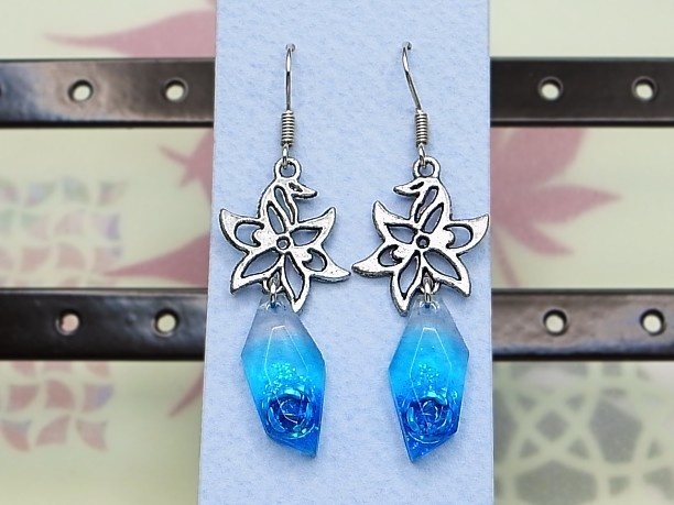 レジン・フックピアス「花薫」