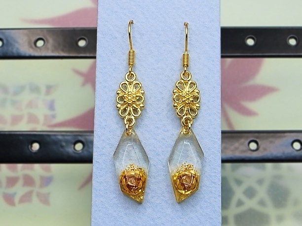 レジン・フックピアス「花薫」