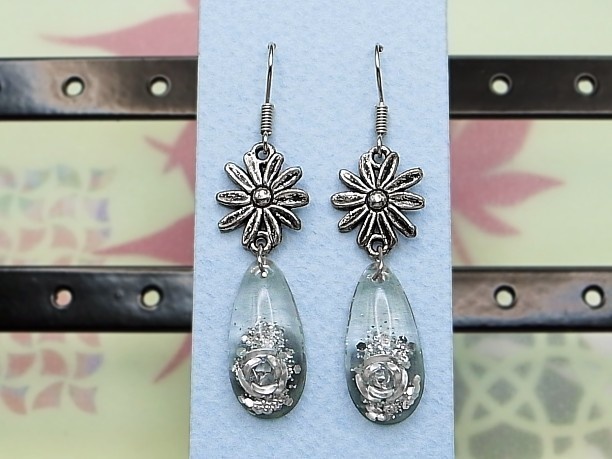 レジン・フックピアス「花薫」
