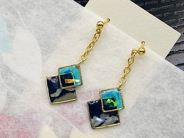 レジン・スタッドピアス「次縹」