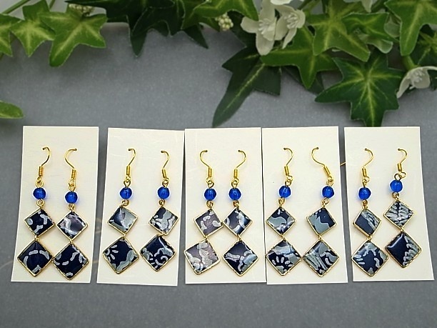 レジン・フックピアス「留紺」