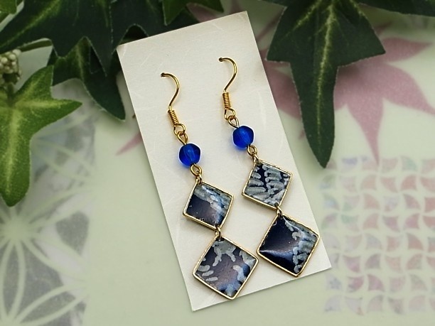レジン・フックピアス「留紺」