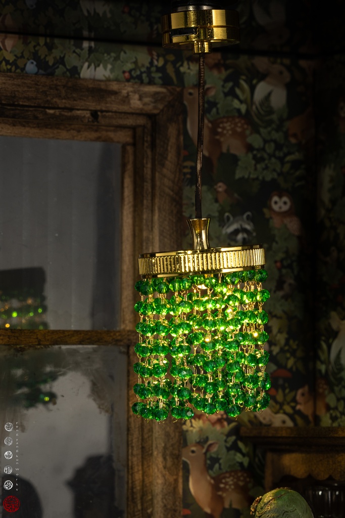 未知のヒジャブ・少女——部屋の片隅 (塗装済完成品) (1/12)