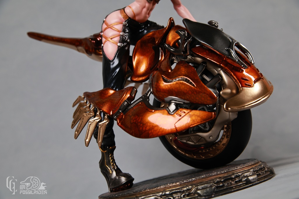 1:8 TOPAZ THE TIDEWALKER (Kit)