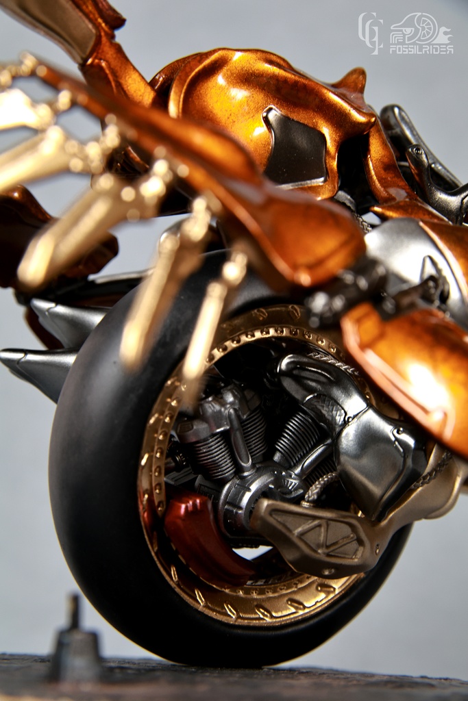 1:8 TOPAZ THE TIDEWALKER (Kit)