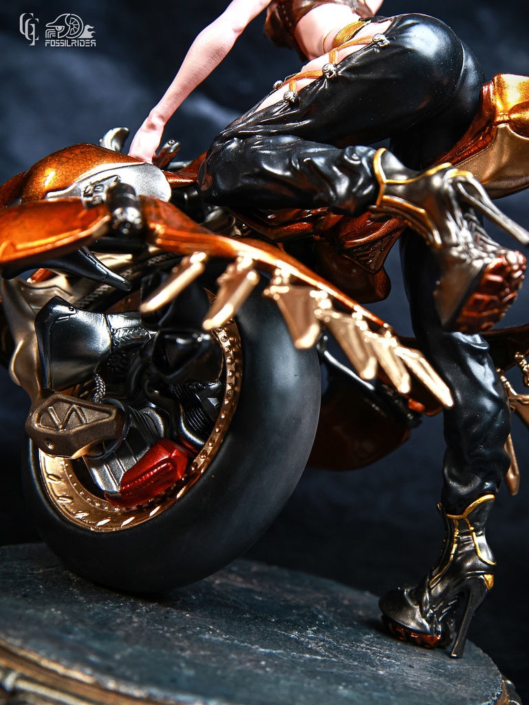 1:8 TOPAZ THE TIDEWALKER (Kit)