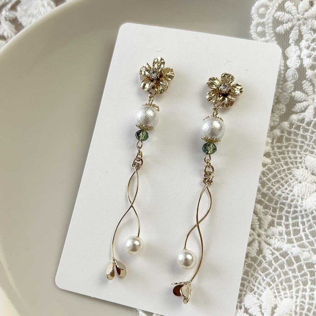【金色の花 モチーフ】ピアス・イヤリング