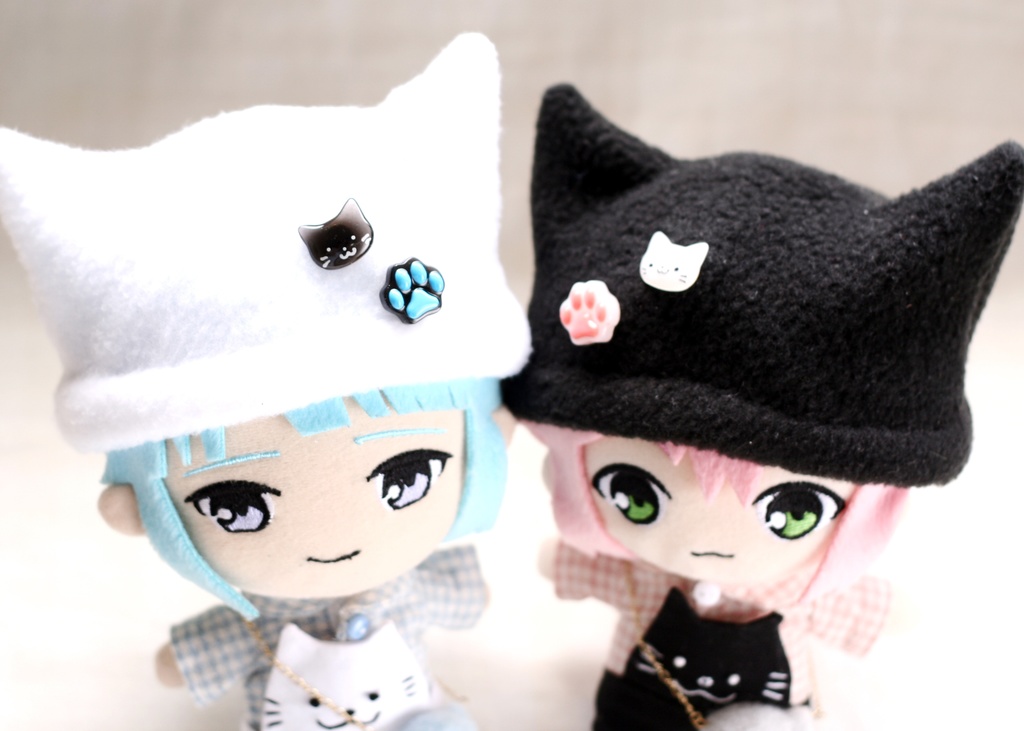 【ぬい用小物】ねこちゃんシリーズ・肉球&ねこちゃんピンバッジ / 黒ベース