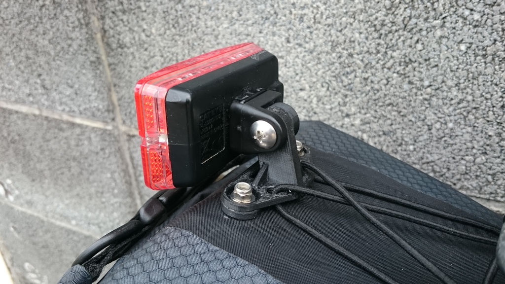 ORTLIEB(オルトリーブ)サドルバックL用CATEYE(キャットアイ)テールライトアタッチメント