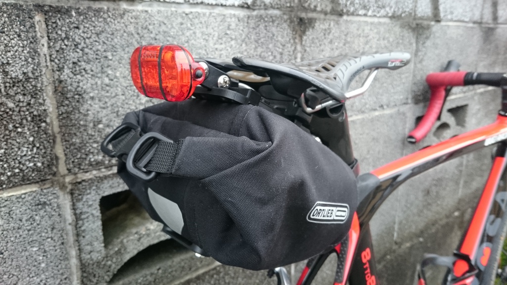 ORTLIEB(オルトリーブ)サドルバックS、M用CATEYE(キャットアイ)テールライトアタッチメント