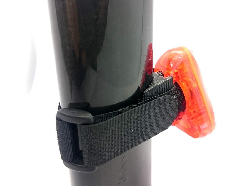 Bikeguy(バイクガイ)トライスター用エアロシートポストアダプター