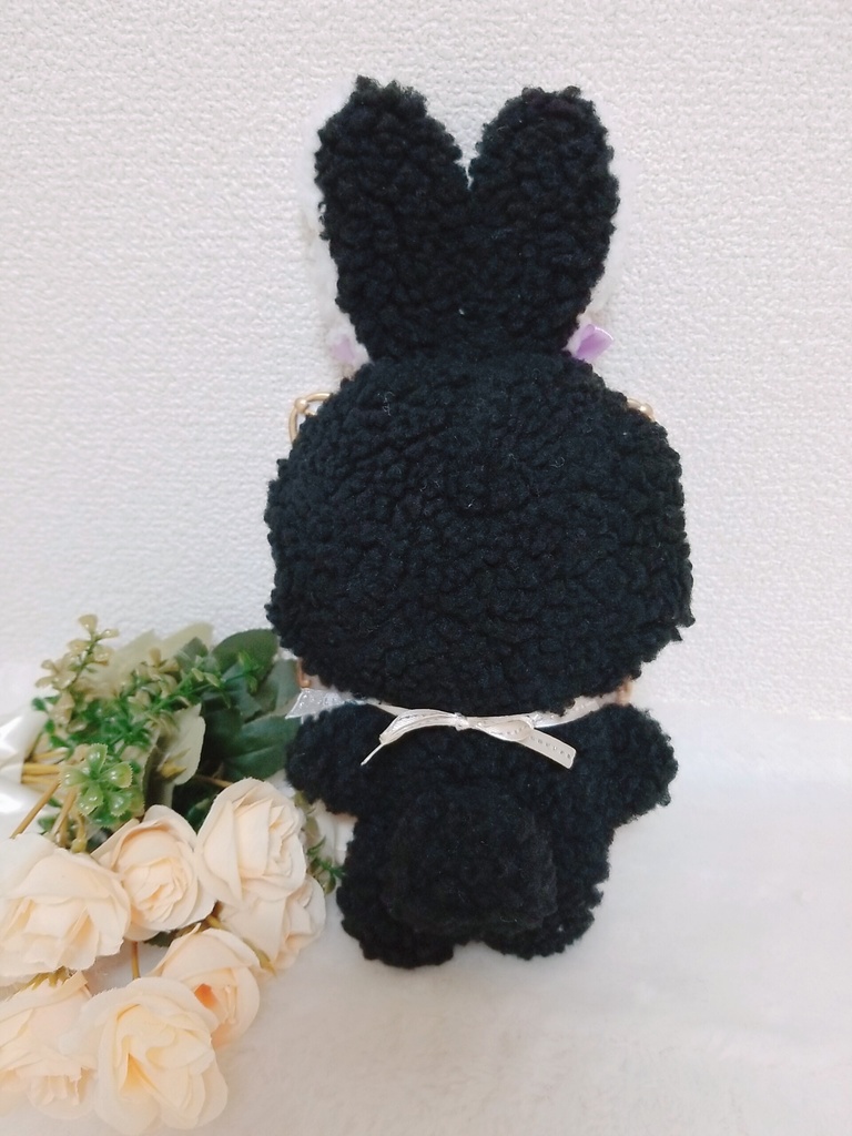 黒うさぎ🐰✕フリル付き薄紫リボン🎀 キャンディうさぎブローチ🍬