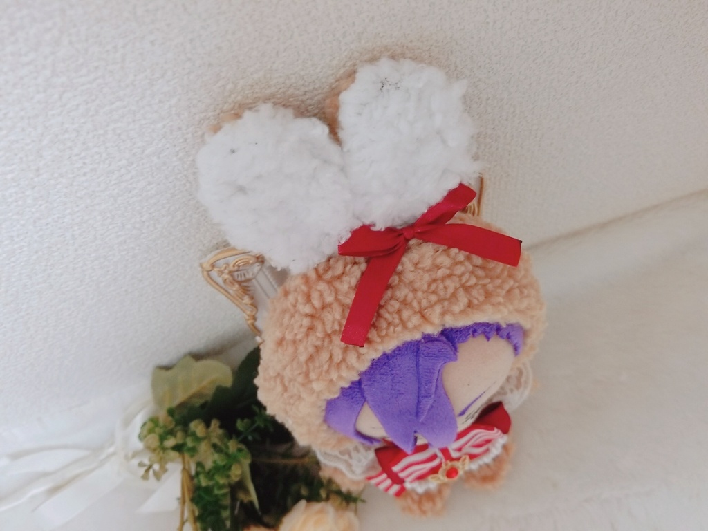 野うさぎ🐰❤✕フリル付き赤縞リボン🎀 エンジェルチャーム👼