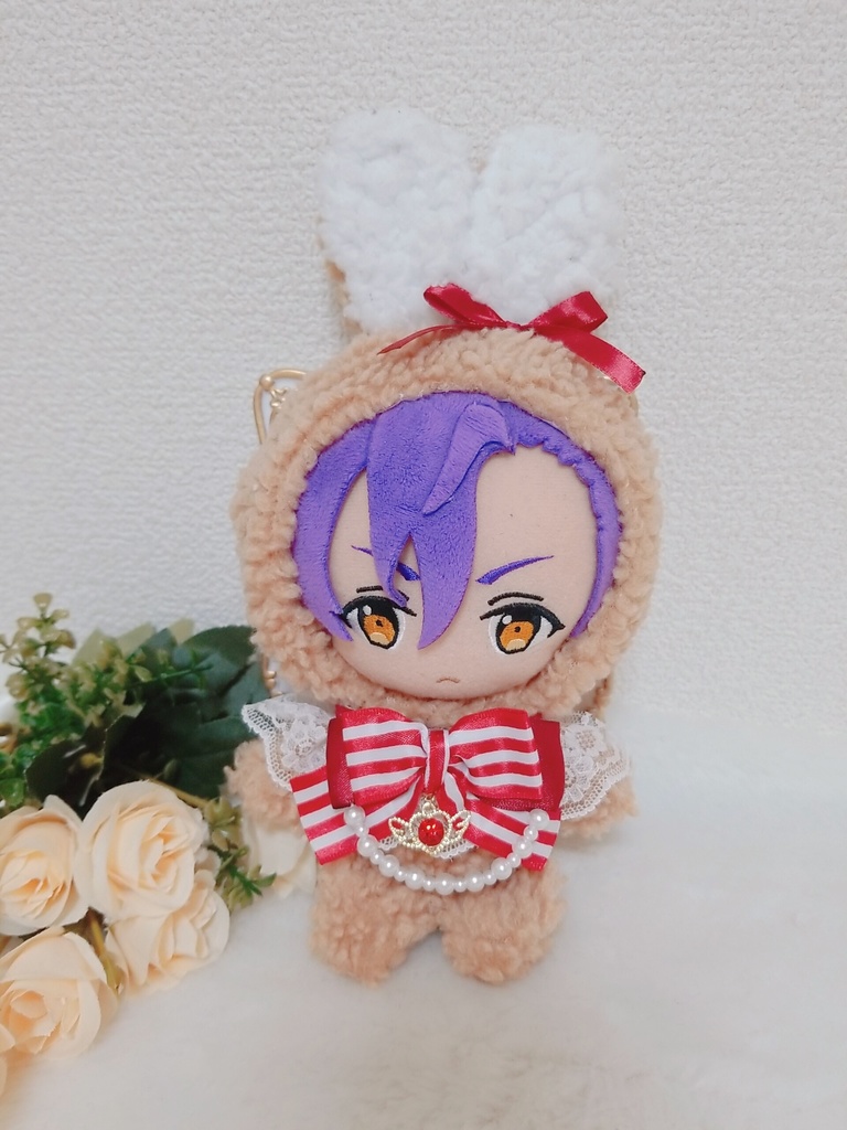 野うさぎ🐰❤✕フリル付き赤縞リボン🎀 エンジェルチャーム👼