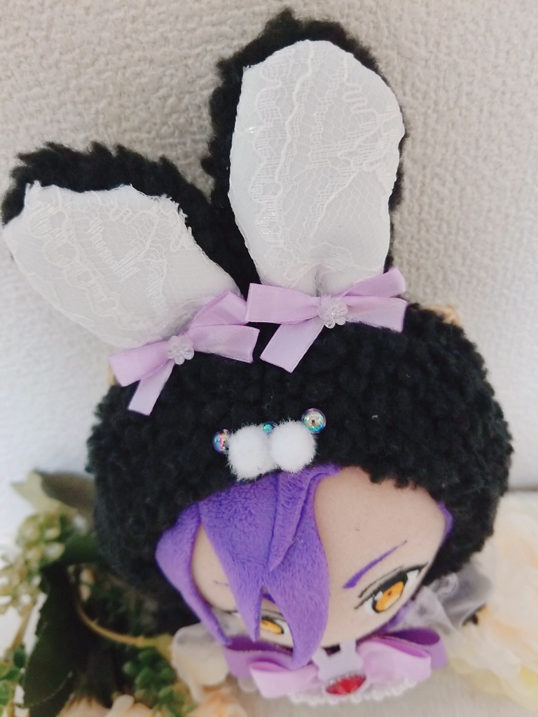 黒うさぎ🐰✕フリル付き薄紫リボン🎀 ハートうさぎブローチ❤