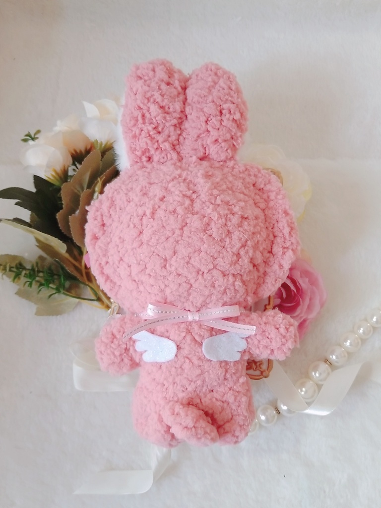 ふわふわうさぎ🐰✕ピンクチェックリボン🎀ホワイトブリム💝 いちごチャーム🍓